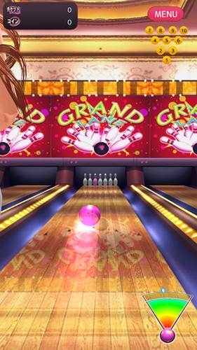 妹子打保龄球图片