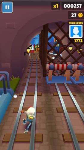 地铁跑酷186个角色全解锁版操作技巧图片3